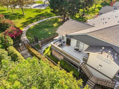 18242 Parkview 208 Lane, Huntington Beach, CA