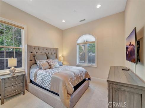 17441 Suffolk Lane, Huntington Beach, CA