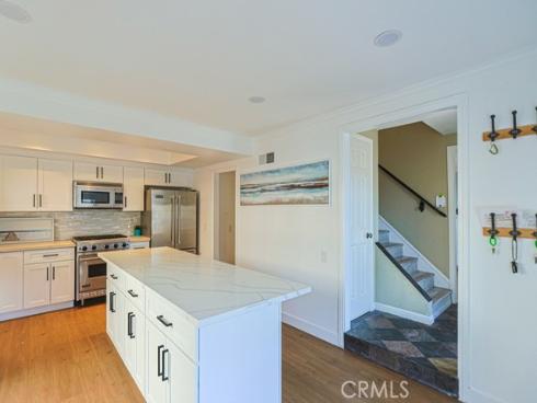 218  16th  A , Huntington Beach, CA