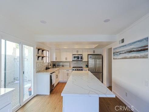 218  16th  A , Huntington Beach, CA