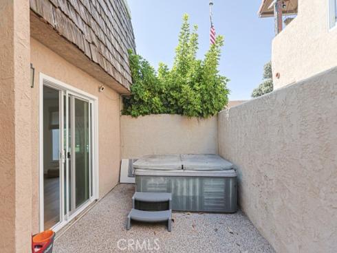 218  16th  A , Huntington Beach, CA