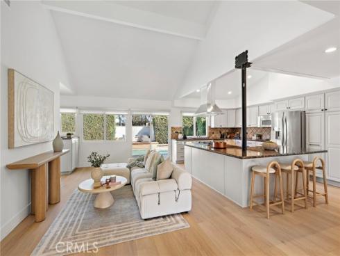 21902 Summerwind Lane, Huntington Beach, CA