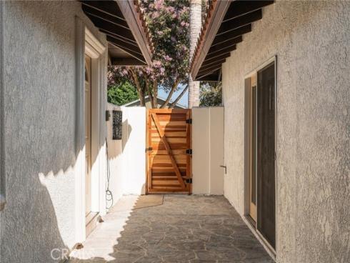 18001 Gulf , Huntington Beach, CA
