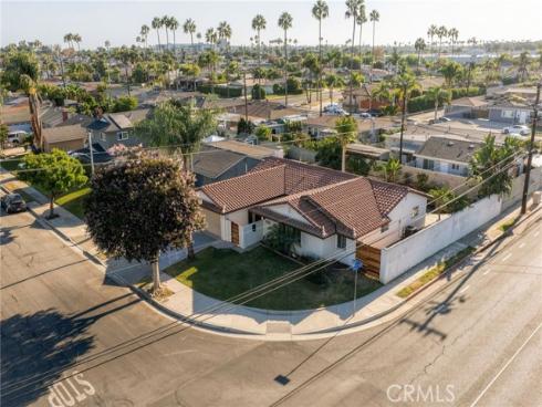 18001 Gulf , Huntington Beach, CA