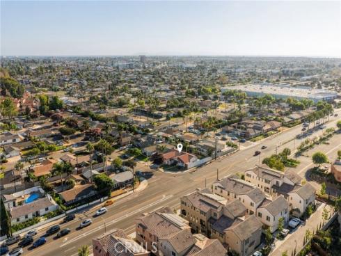 18001 Gulf , Huntington Beach, CA