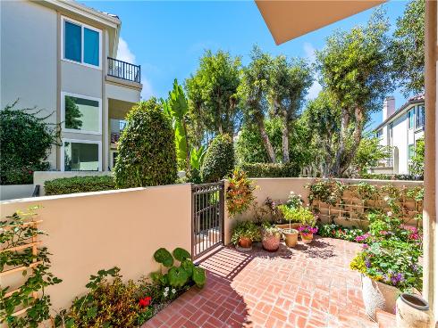 19401 Merion Circle, Huntington Beach, CA