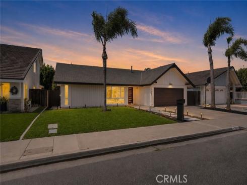 17951 Whitford Lane, Huntington Beach, CA
