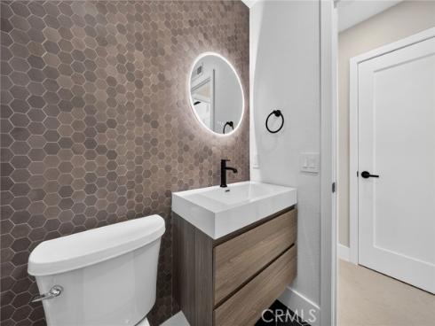 17951 Whitford Lane, Huntington Beach, CA