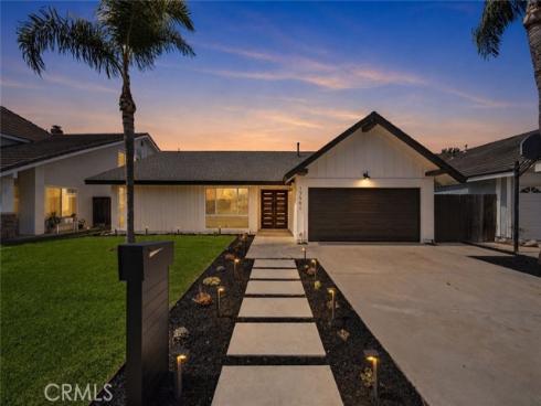 17951 Whitford Lane, Huntington Beach, CA