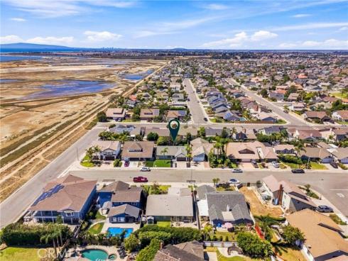17951 Whitford Lane, Huntington Beach, CA