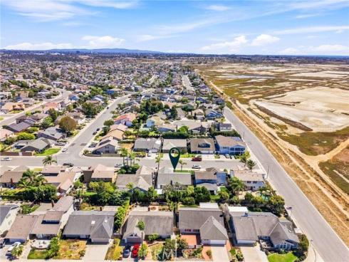 17951 Whitford Lane, Huntington Beach, CA