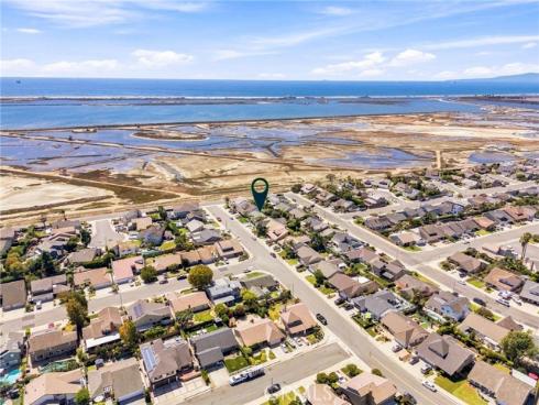 17951 Whitford Lane, Huntington Beach, CA