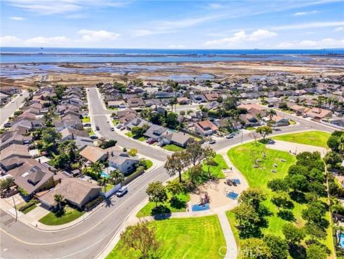 17951 Whitford Lane, Huntington Beach, CA