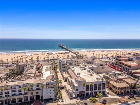17951 Whitford Lane, Huntington Beach, CA