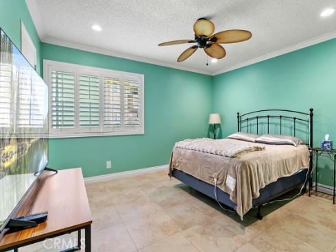 8877 Lauderdale 212B Court, Huntington Beach, CA