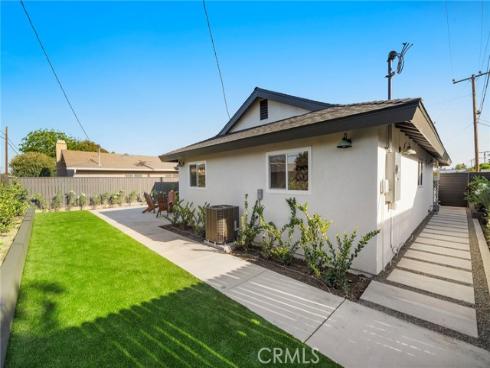 6841 Bonnie Drive, Huntington Beach, CA