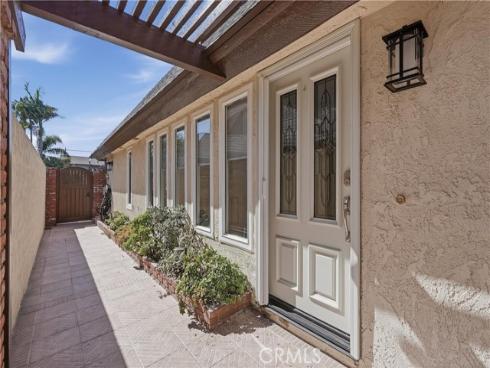 1810 Huntington Street, Huntington Beach, CA