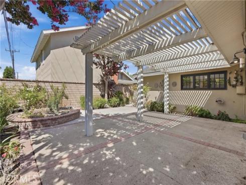 17771 Misty Lane , Huntington Beach, CA