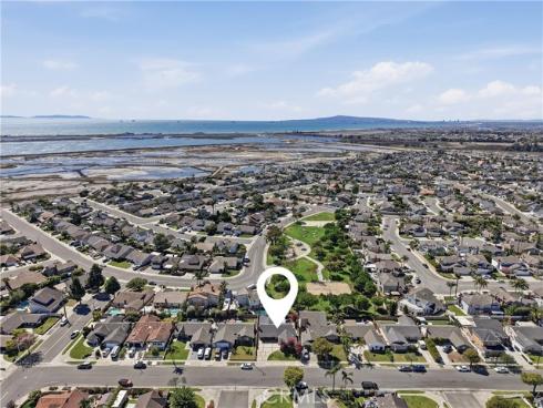 17771 Misty Lane , Huntington Beach, CA