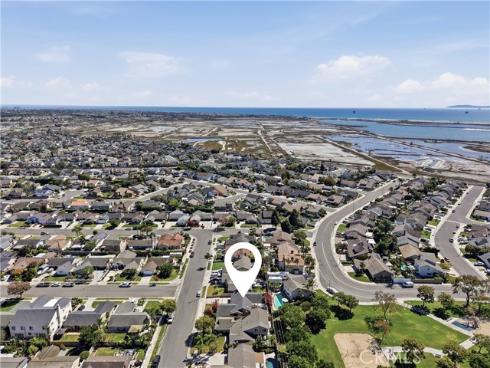 17771 Misty Lane , Huntington Beach, CA