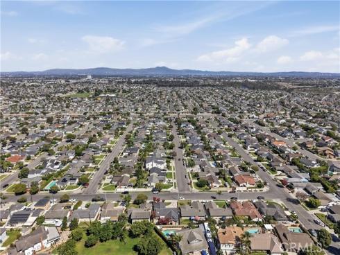 17771 Misty Lane , Huntington Beach, CA