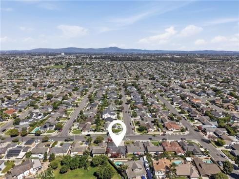 17771 Misty Lane , Huntington Beach, CA