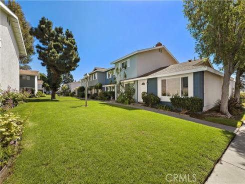 9741 Cornwall Drive, Huntington Beach, CA