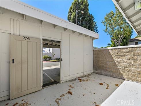 9741 Cornwall Drive, Huntington Beach, CA
