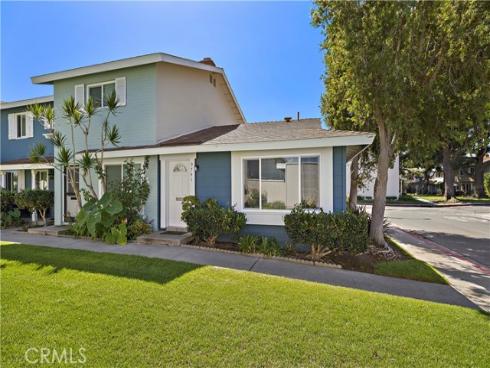 9741 Cornwall Drive, Huntington Beach, CA