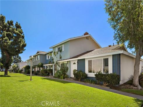9741 Cornwall Drive, Huntington Beach, CA