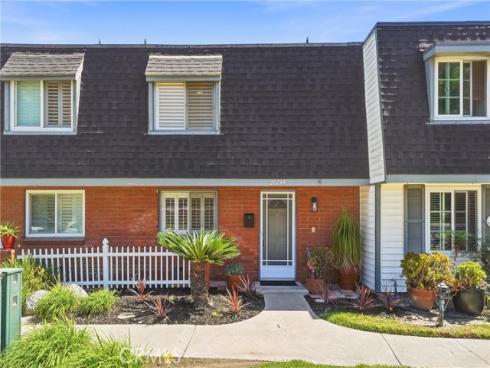20244 Magnolia Street , Huntington Beach, CA