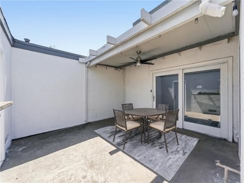 20244 Magnolia Street , Huntington Beach, CA