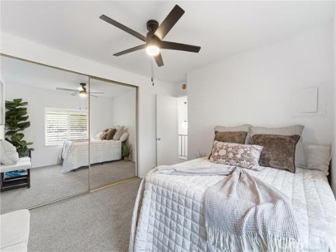 20244 Magnolia Street , Huntington Beach, CA