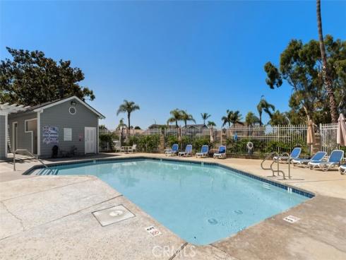 16960 Algonquin 103 Street, Huntington Beach, CA