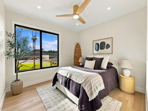 21142  Brookhurst   Street, Huntington Beach, CA