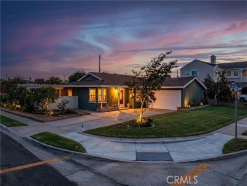 19271  Harding   Lane, Huntington Beach, CA