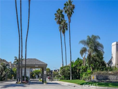 16261 Santa Barbara Lane, Huntington Beach, CA