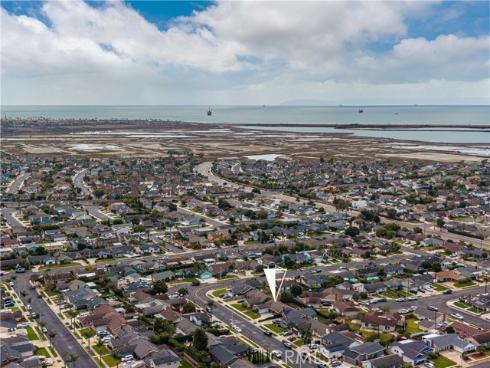 17751  Lewis  , Huntington Beach, CA