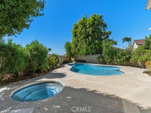 15581 Wild Plum Circle, Huntington Beach, CA