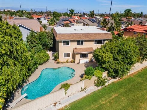 15581 Wild Plum Circle, Huntington Beach, CA