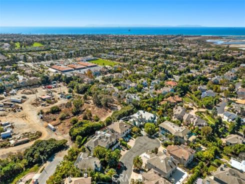 18732 Jockey Circle , Huntington Beach, CA