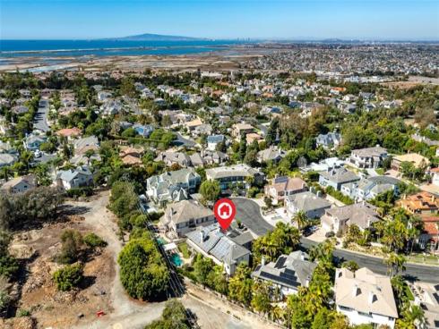 18732  Jockey Circle  , Huntington Beach, CA
