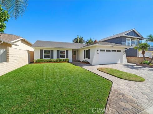 20852  Farnsworth   Lane, Huntington Beach, CA