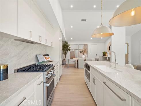 20852  Farnsworth   Lane, Huntington Beach, CA