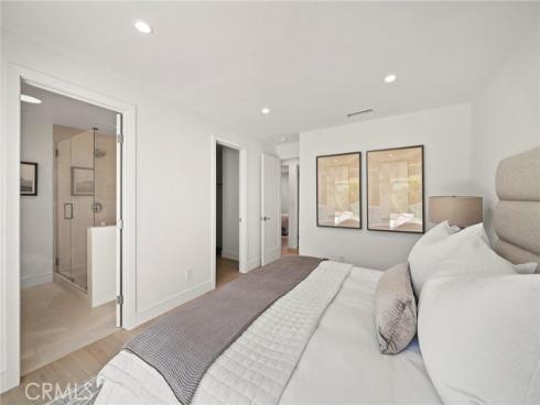 20852  Farnsworth   Lane, Huntington Beach, CA