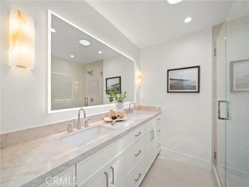 20852  Farnsworth   Lane, Huntington Beach, CA