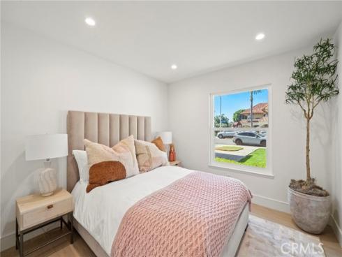 20852  Farnsworth   Lane, Huntington Beach, CA