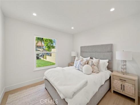 20852  Farnsworth   Lane, Huntington Beach, CA