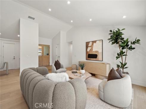 20852  Farnsworth   Lane, Huntington Beach, CA