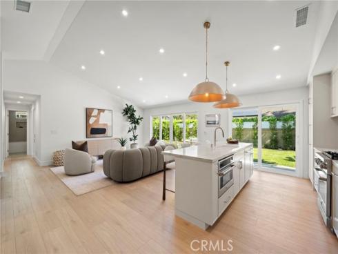 20852  Farnsworth   Lane, Huntington Beach, CA
